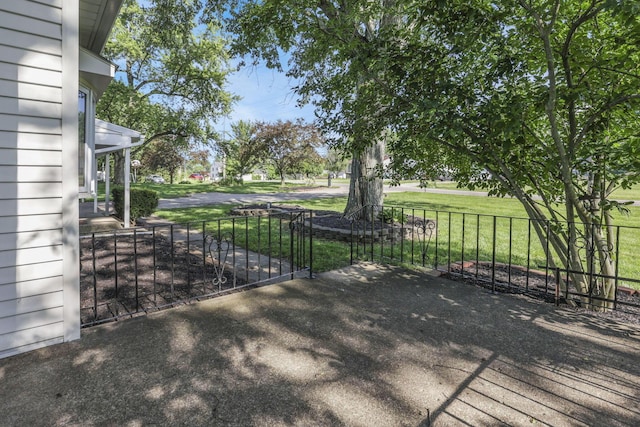 1080 Coonpath Rd NW, Lancaster, OH 43130 - wooden terrace featuring a yard