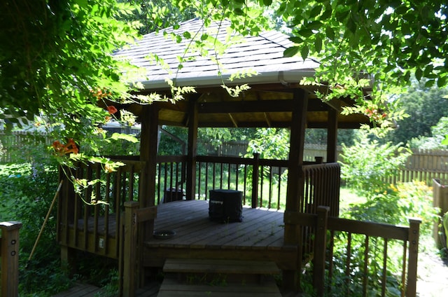 72 Rockwell Way, Worthington, OH 43085 - deck featuring a gazebo