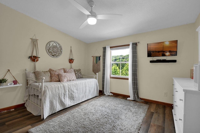 4619 Spring Hill Rd, Heath, OH 43056 - bedroom with wood finished floors and a ceiling fan