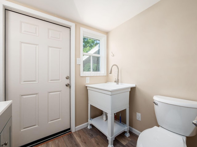 211 E Jenkins Ave, Columbus, OH 43207 - bathroom featuring wood finished floors and vanity