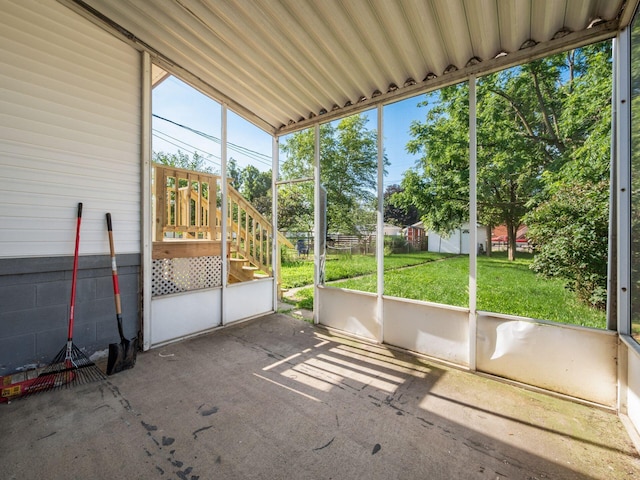211 E Jenkins Ave, Columbus, OH 43207 - view of unfurnished sunroom