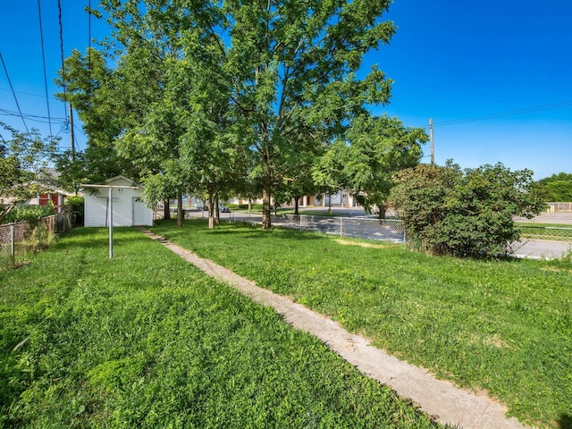 211 E Jenkins Ave, Columbus, OH 43207 - view of yard featuring a storage shed
