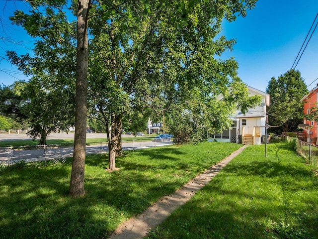 211 E Jenkins Ave, Columbus, OH 43207 - view of yard