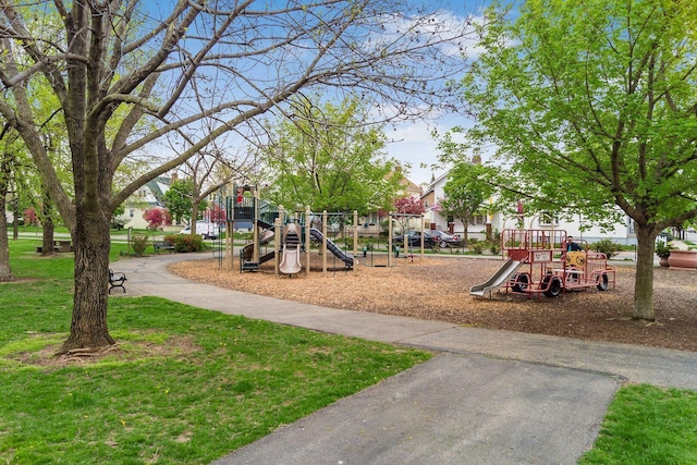 211 E Jenkins Ave, Columbus, OH 43207 - community playground featuring a lawn