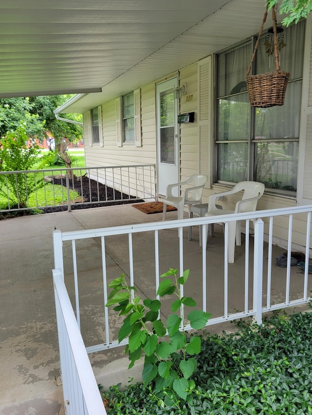 327 Ziegler Ave, Columbus, OH 43207 - view of patio / terrace