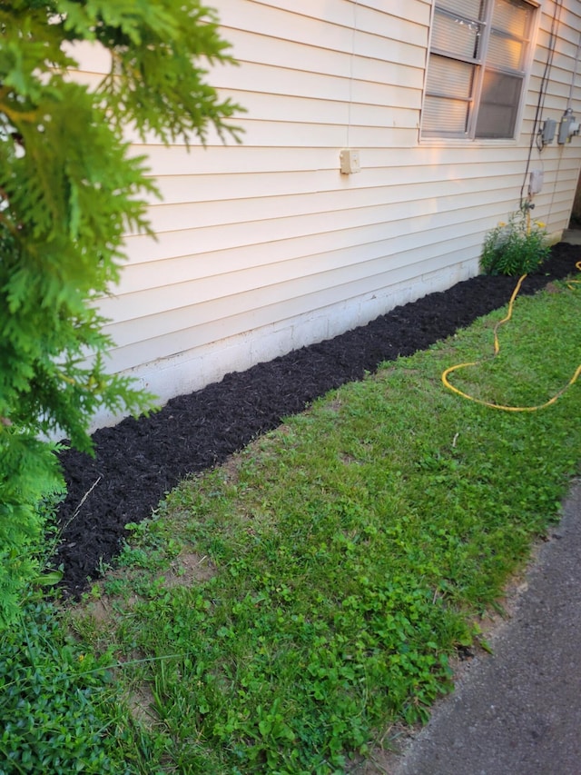 327 Ziegler Ave, Columbus, OH 43207 - view of yard