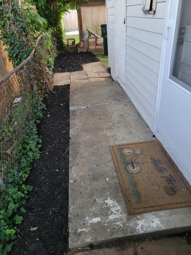 327 Ziegler Ave, Columbus, OH 43207 - view of patio / terrace
