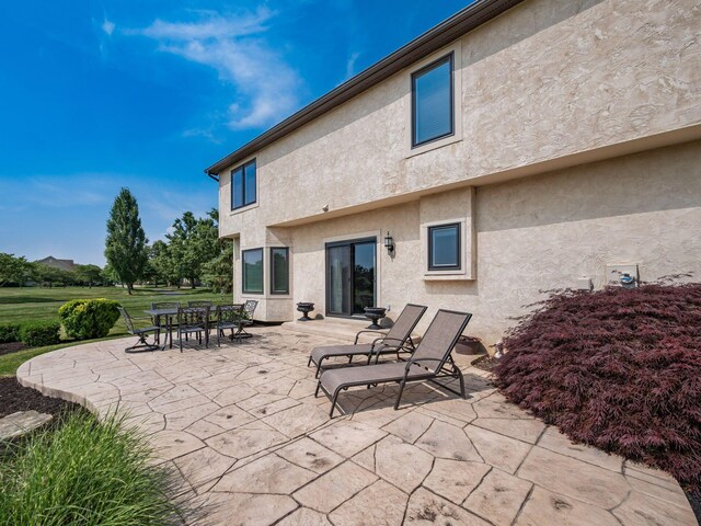 7635 Overland Trl, Delaware, OH 43015 - view of patio / terrace