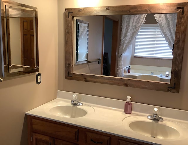 374 Chatham Rd, Circleville, OH 43113 - full bath with double vanity and a jetted tub