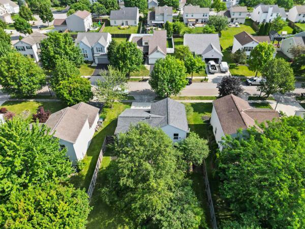 5813 Camhurst Ct, Galloway, OH 43119 - aerial perspective of suburban area