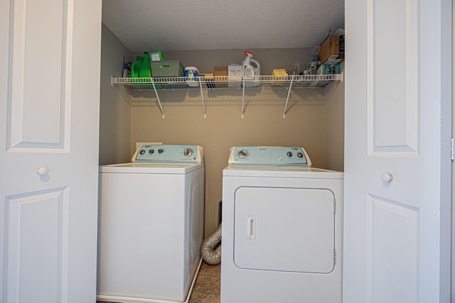 5738 Hayden Run Blvd, Dublin, OH 43016 - laundry area with washing machine and dryer