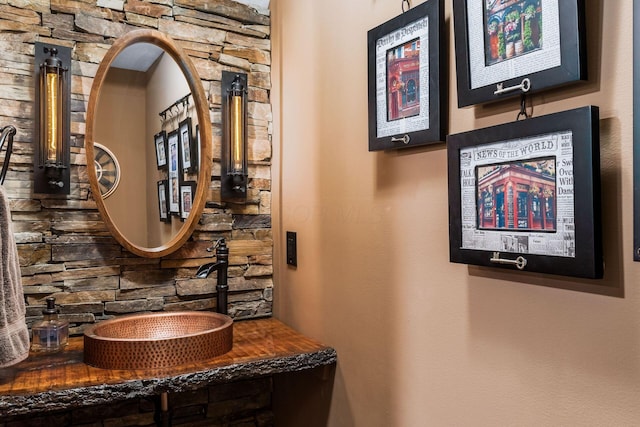 3873 Carters Corner Rd, Sunbury, OH 43074 - bathroom featuring a sink