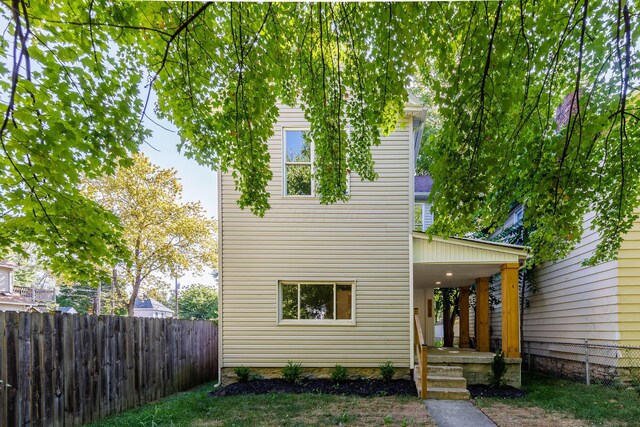 1718 S 3rd St, Columbus, OH 43207 - view of front of home with a porch