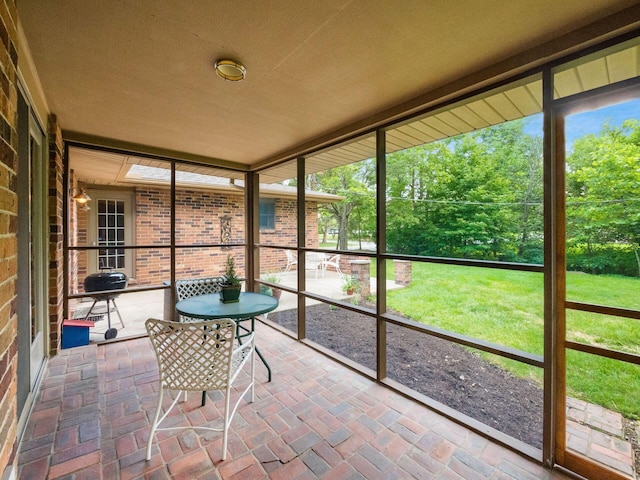 4656 Crompton Dr, Columbus, OH 43220 - view of sunroom / solarium