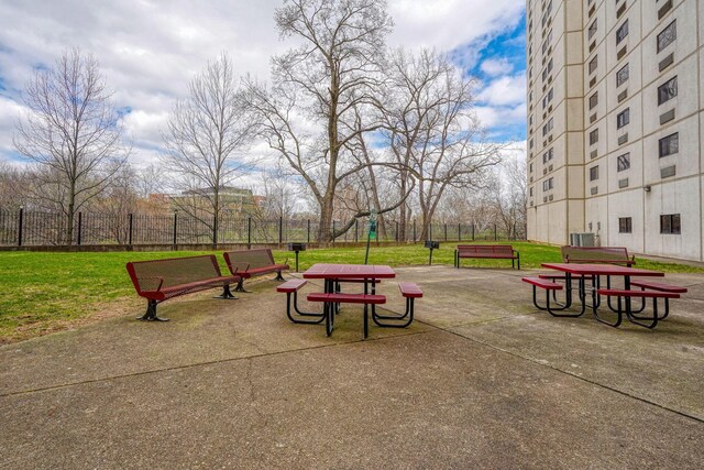 364 W Lane Ave Unit 602, Columbus, OH 43201 - photo 17