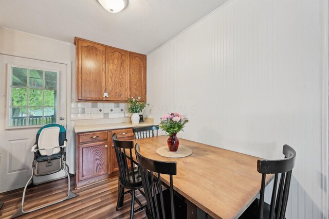 1853 Shasta Dr, Lancaster, OH 43130 - dining area featuring wood finished floors