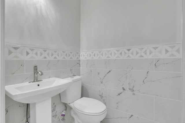 5200 Colt Ct, Westerville, OH 43081 - half bath with toilet