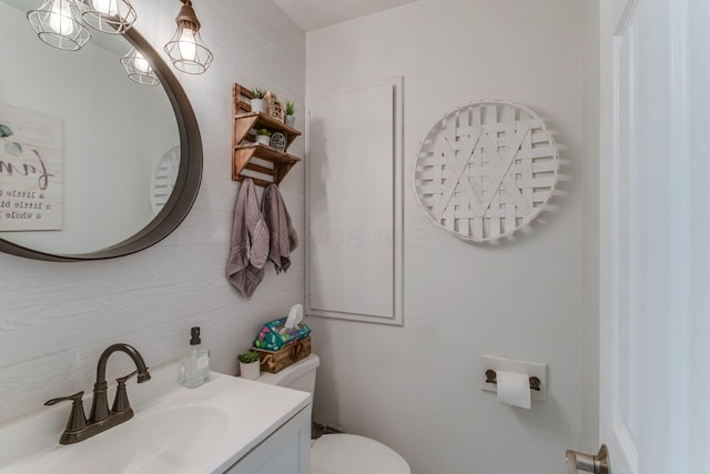 691 Heritage Blvd, Delaware, OH 43015 - bathroom with vanity and a chandelier