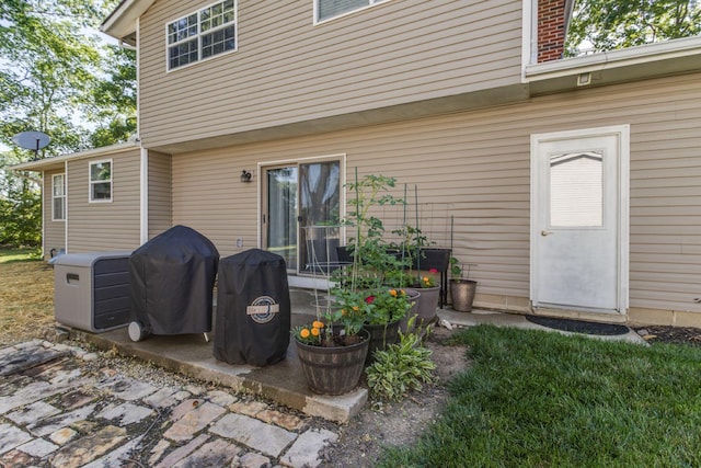 691 Heritage Blvd, Delaware, OH 43015 - rear view of property
