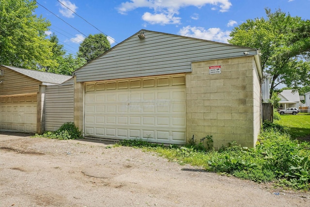 137 Wisconsin Ave, Columbus, OH 43222 - view of detached garage