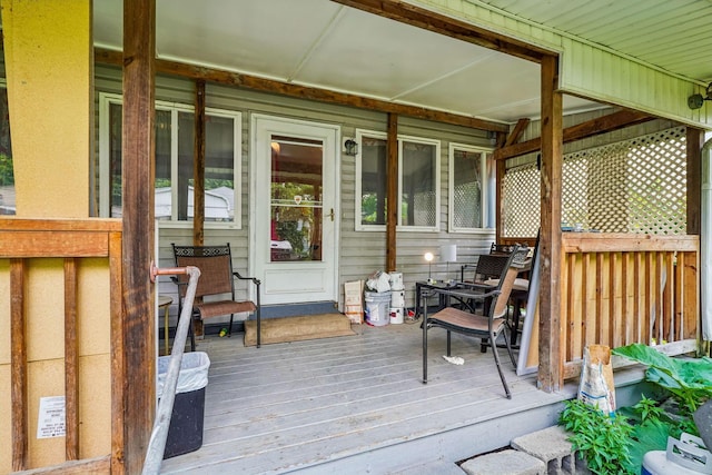 137 Wisconsin Ave, Columbus, OH 43222 - view of wooden porch