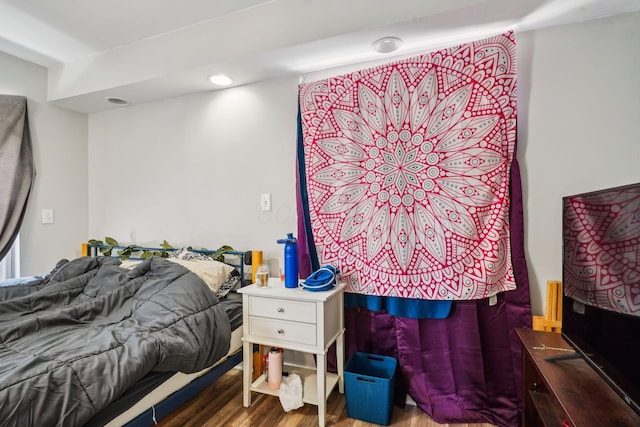 137 Wisconsin Ave, Columbus, OH 43222 - bedroom with wood finished floors and recessed lighting