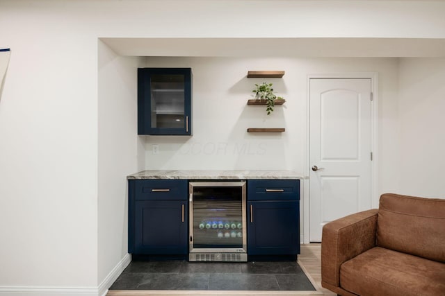 174 Grand Ridge Ct, Gahanna, OH 43230 - bar with beverage cooler and baseboards