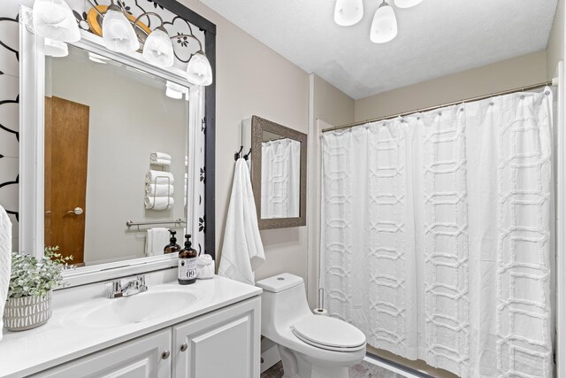 1550 Hiner Rd, Orient, OH 43146 - bathroom with vanity and curtained shower