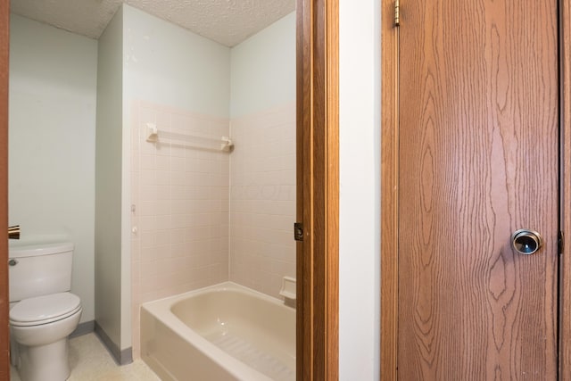 1176 Cambridge Way, Pickerington, OH 43147 - full bath with a textured ceiling and shower / washtub combination