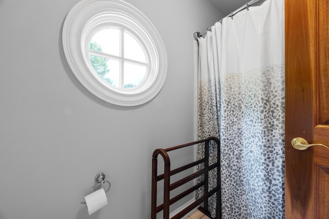1359 White Oak Ln, New Albany, OH 43054 - bathroom with curtained shower