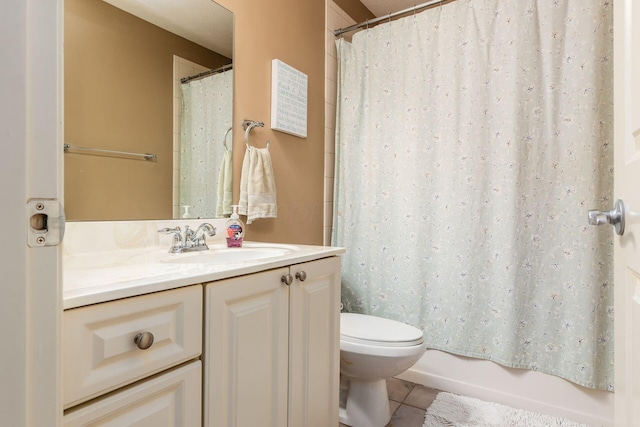 993 Starlight Ln, Westerville, OH 43082 - full bath with tile patterned flooring, vanity, and shower / bath combo