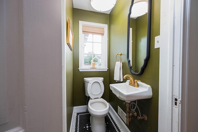922 S Remington Rd, Columbus, OH 43209 - bathroom featuring tile patterned floors and toilet