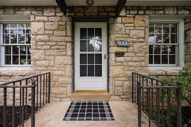 922 S Remington Rd, Columbus, OH 43209 - doorway to property with stone siding and covered porch