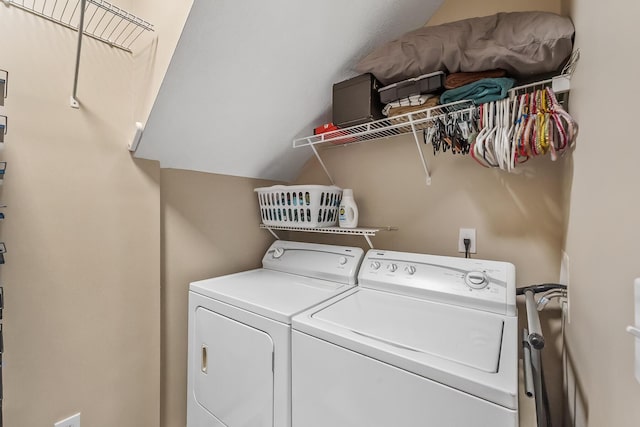 861 Summerville Dr, Delaware, OH 43015 - laundry room with washer and dryer