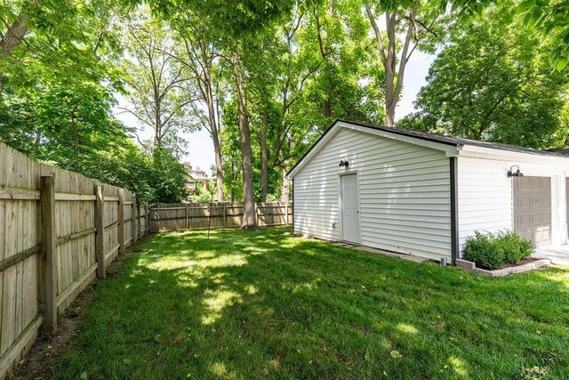112 Oak Hill Ave, Delaware, OH 43015 - fenced backyard featuring an outbuilding