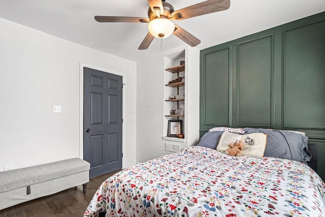 112 Oak Hill Ave, Delaware, OH 43015 - bedroom with dark wood finished floors and ceiling fan
