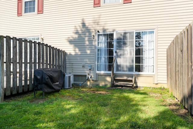 1814 Bennigan Dr Unit 88B, Hilliard, OH 43026 - fenced backyard with entry steps