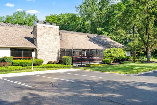 1814 Bennigan Dr Unit 88B, Hilliard, OH 43026 - view of property with uncovered parking