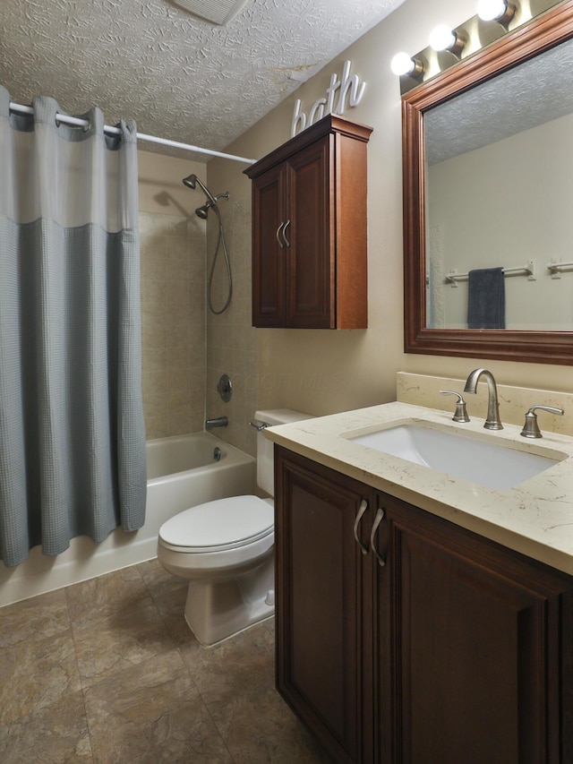 7805 Kiowa Way, Columbus, OH 43085 - bathroom featuring a textured ceiling, shower / tub combo, and vanity