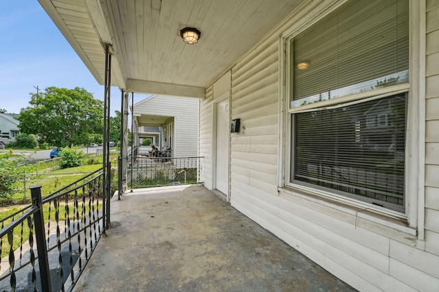 819 Gibbard Ave, Columbus, OH 43201 - photo 5