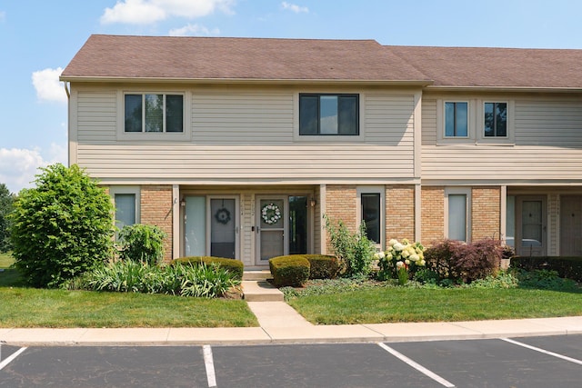 7602 Stone Lake Dr, Dublin, OH 43016 - photo 1