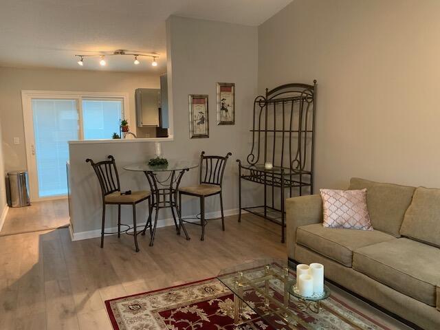 795 Plant Dr Unit 8C, Worthington, OH 43085 - photo 3