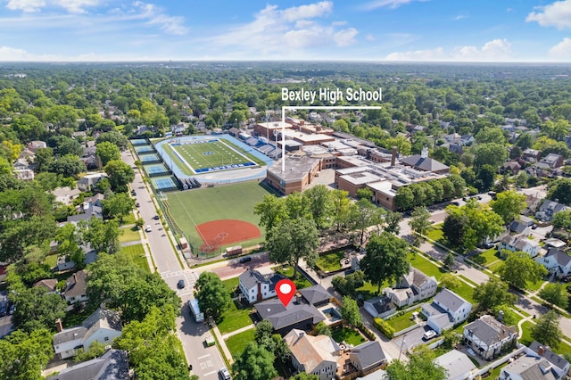 235 S Stanwood Rd, Columbus, OH 43209 - photo 2