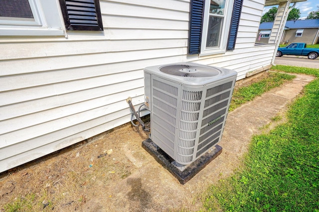 570 E Water St, Chillicothe, OH 45601 - exterior view of a central air condition unit