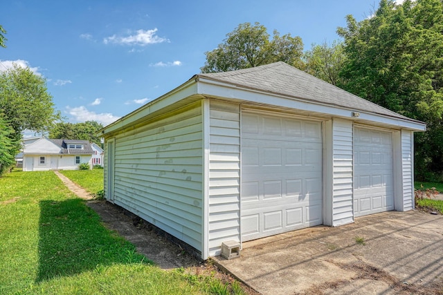 570 E Water St, Chillicothe, OH 45601 - view of detached garage