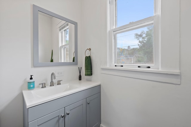 116 W Longview Ave, Columbus, OH 43202 - bathroom featuring vanity