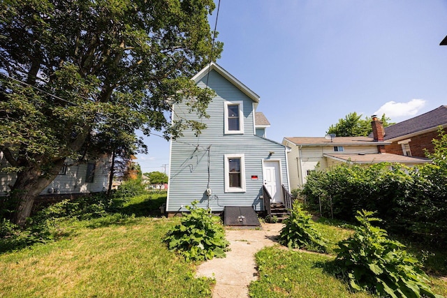 765 Campbell Ave, Columbus, OH 43222 - rear view of property with entry steps