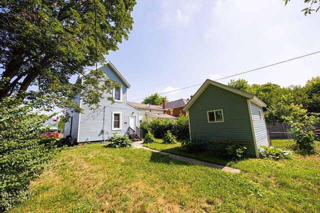 765 Campbell Ave, Columbus, OH 43222 - view of yard with entry steps