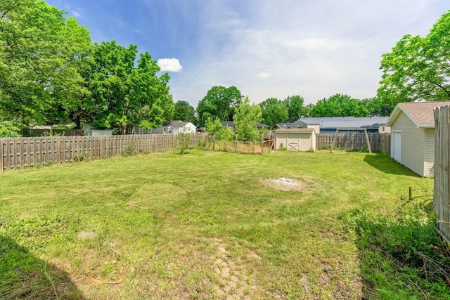 1282 Lawndale Rd, Marion, OH 43302 - fenced backyard featuring a storage unit