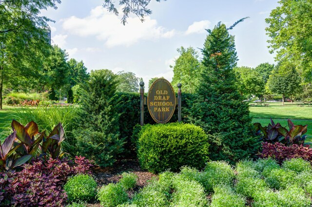 114 E Mound St Unit 1, Columbus, OH 43215 - community / neighborhood sign featuring a lawn